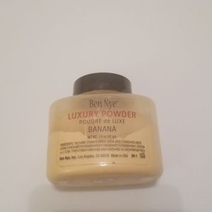 Ben Nye Banana Luxury Powder